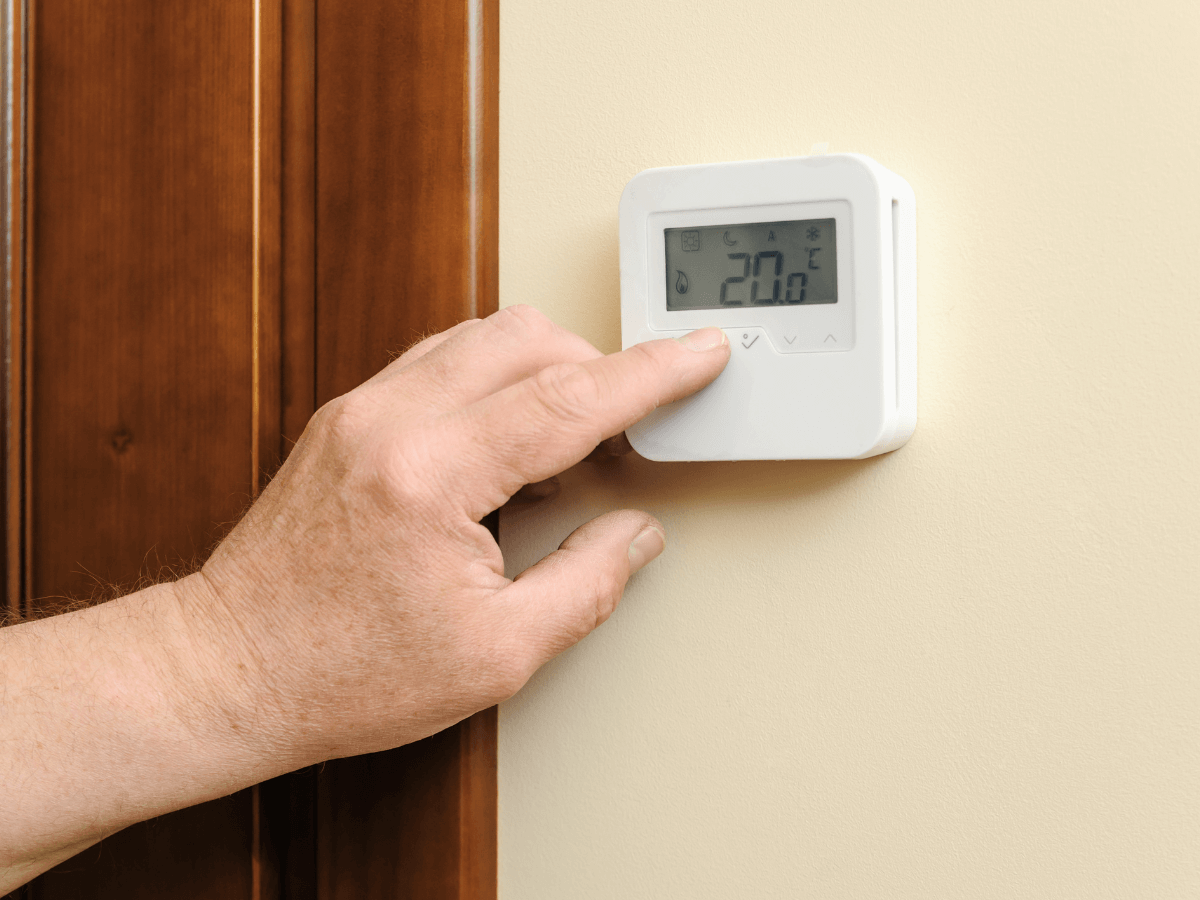 How To Change The Battery In A Thermostat? | Meta Domotics